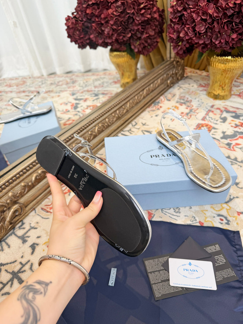 PRADA 26S THONG SANDALS IN SILVER CALFSKIN TRIANGLE LOGO