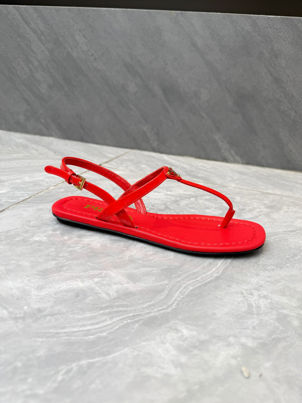 PRADA 26S THONG SANDALS IN RED CALFSKIN TRIANGLE LOGO