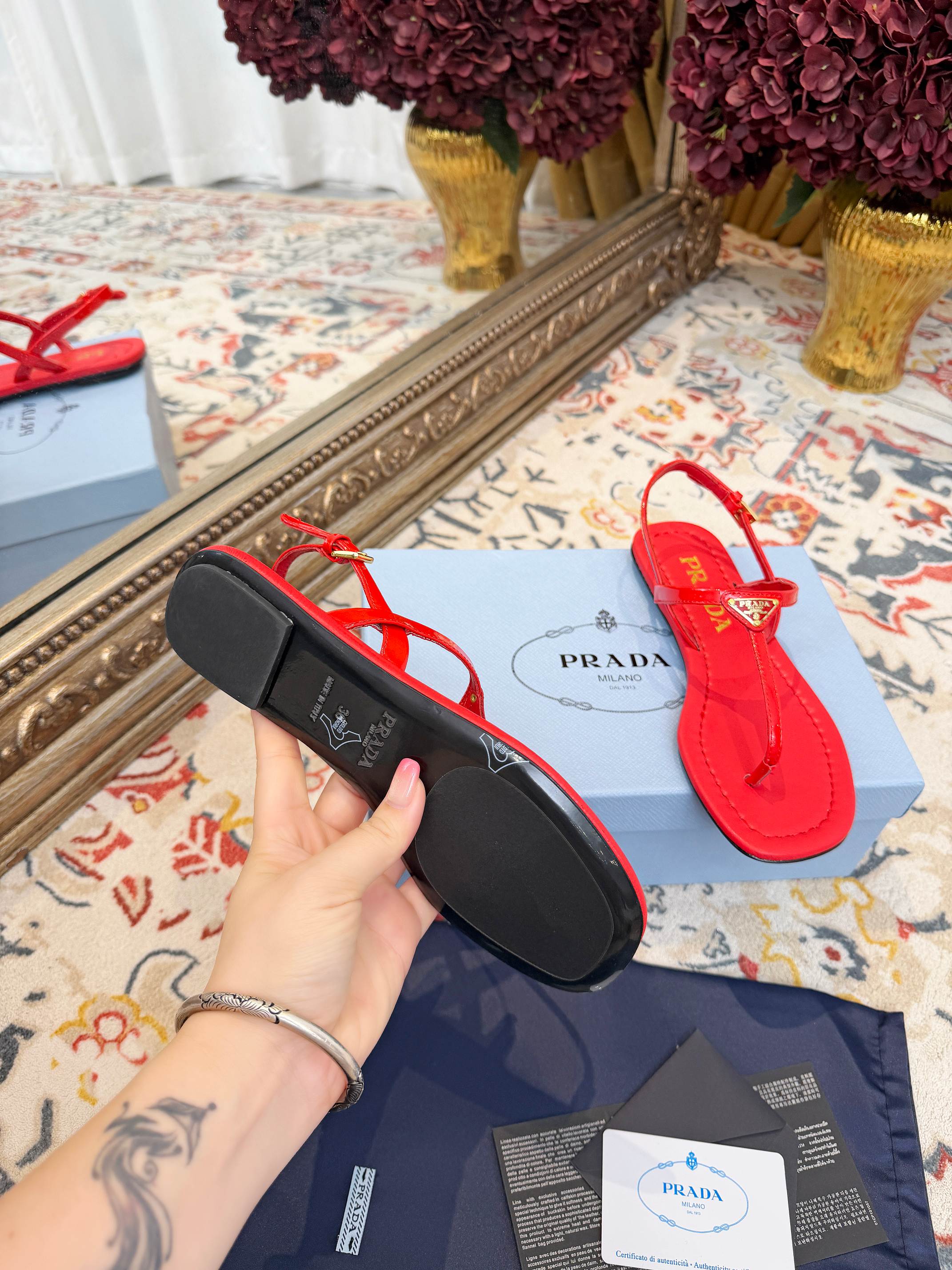 PRADA 26S THONG SANDALS IN RED CALFSKIN TRIANGLE LOGO