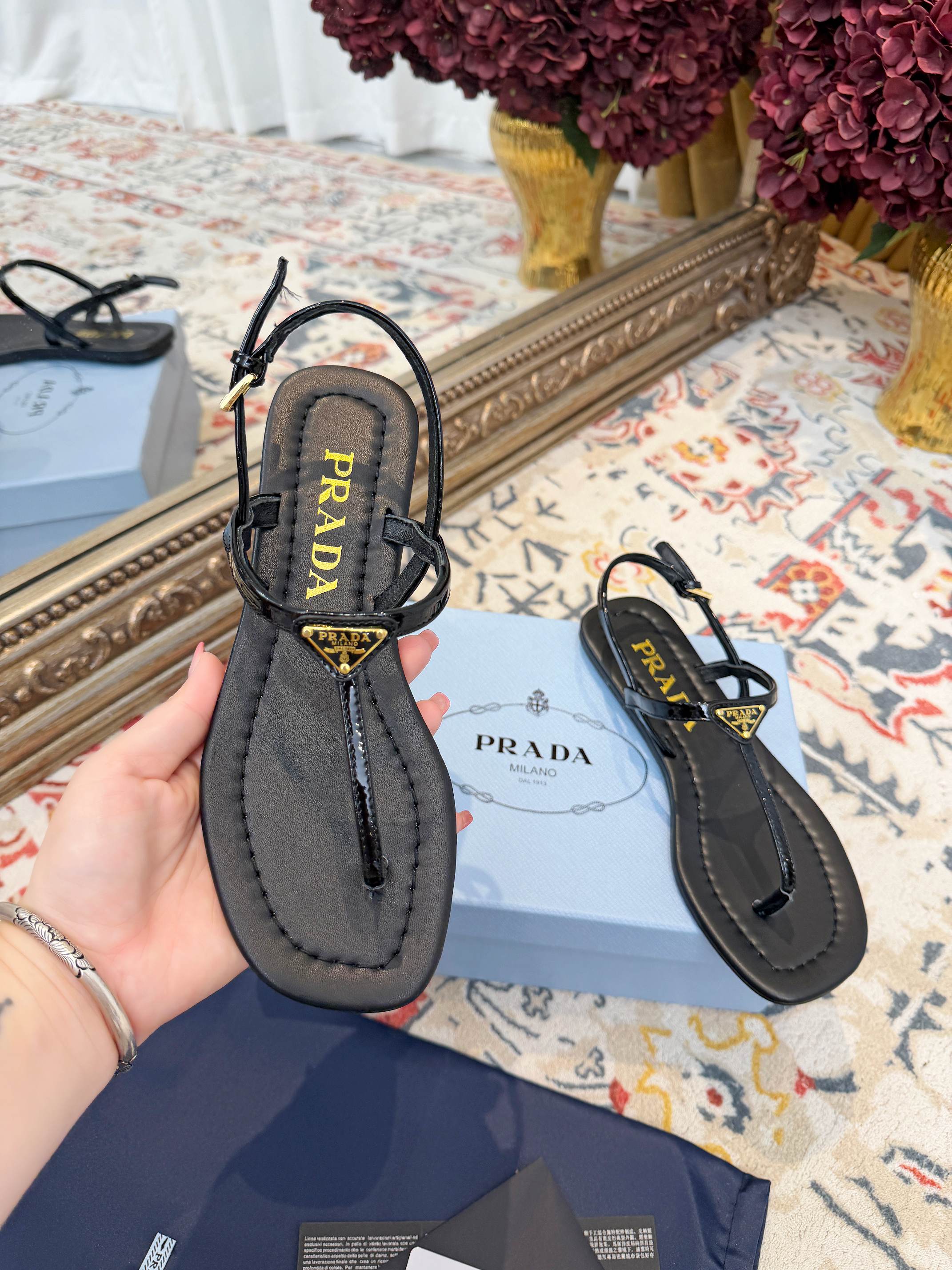 PRADA 26S THONG SANDALS IN BLACK CALFSKIN TRIANGLE LOGO