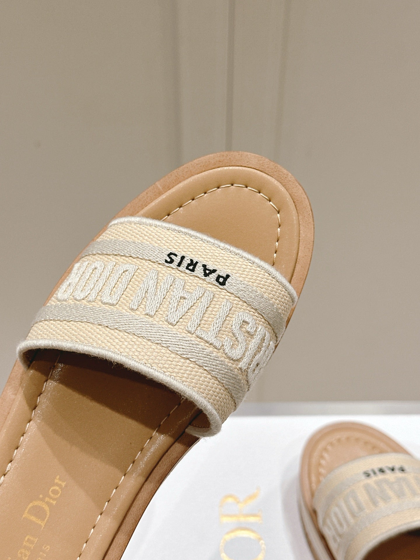 DWAY WEDGE SLIDES 45MM IN BEIGE FABRIC RAFFIA SOLE