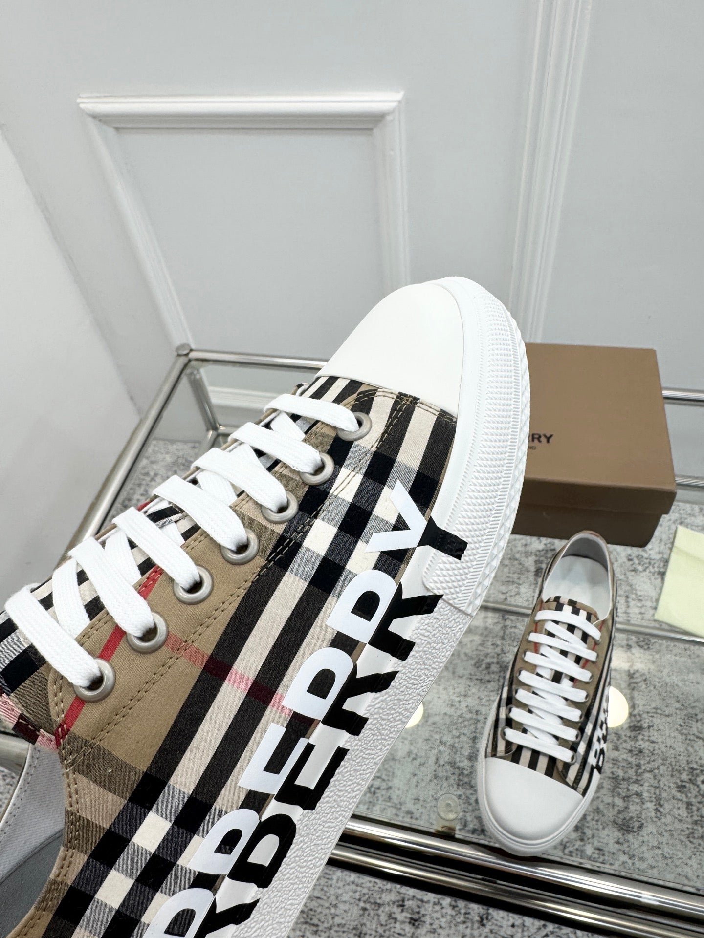 BURBERRY 26S VINTAGE CHECK SNEAKERS IN BEIGE AND BLACK CANVAS