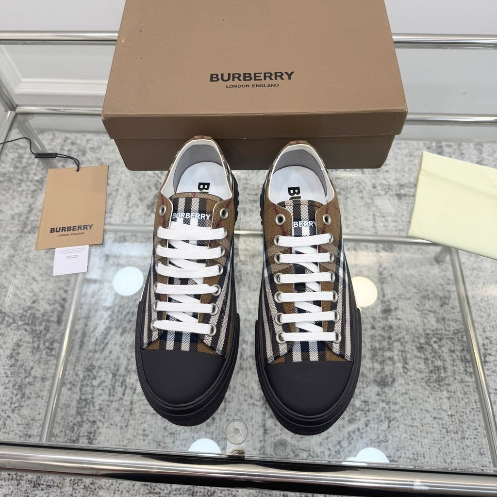 BURBERRY 26S VINTAGE CHECK LOW TOP SNEAKERS IN BLACK AND BROWN CANVAS
