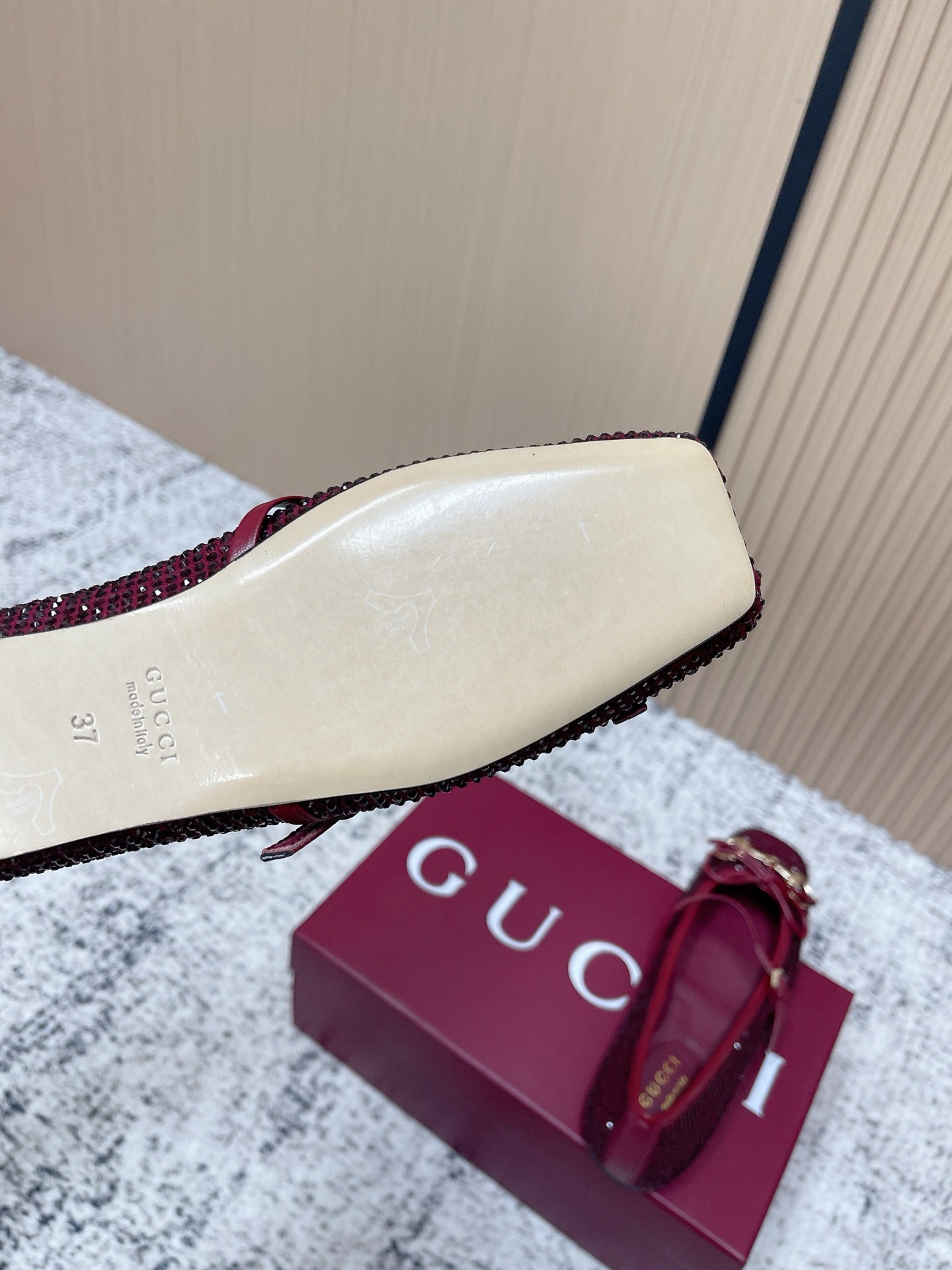 GUCCI 26S BALLET FLATS IN RED WITH CRYSTALS