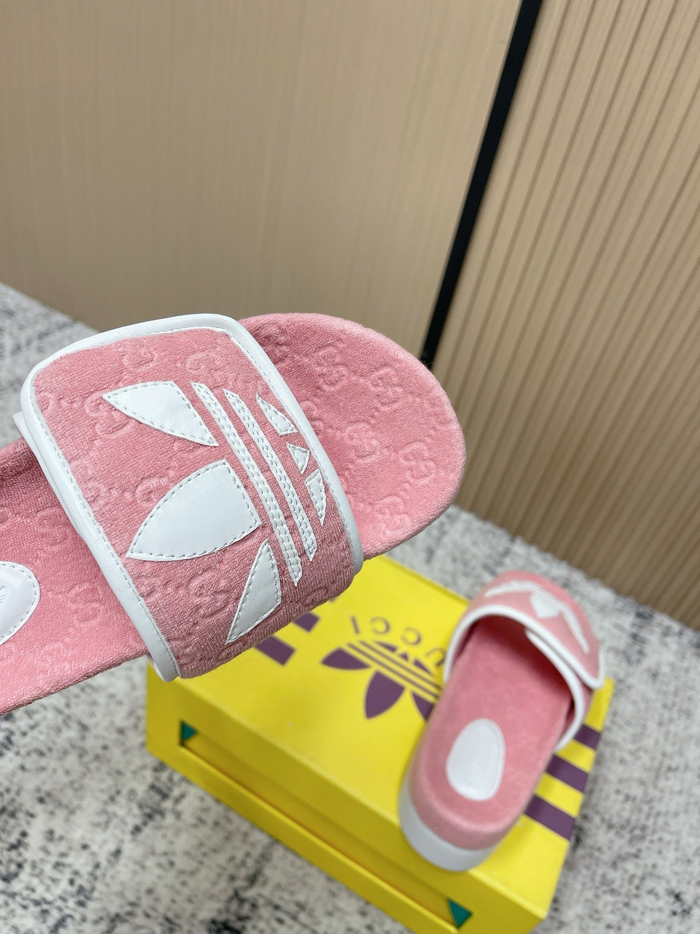 GUCCI 26S PLATFORM SLIDE SANDALS IN LIGHT PINK FABRIC