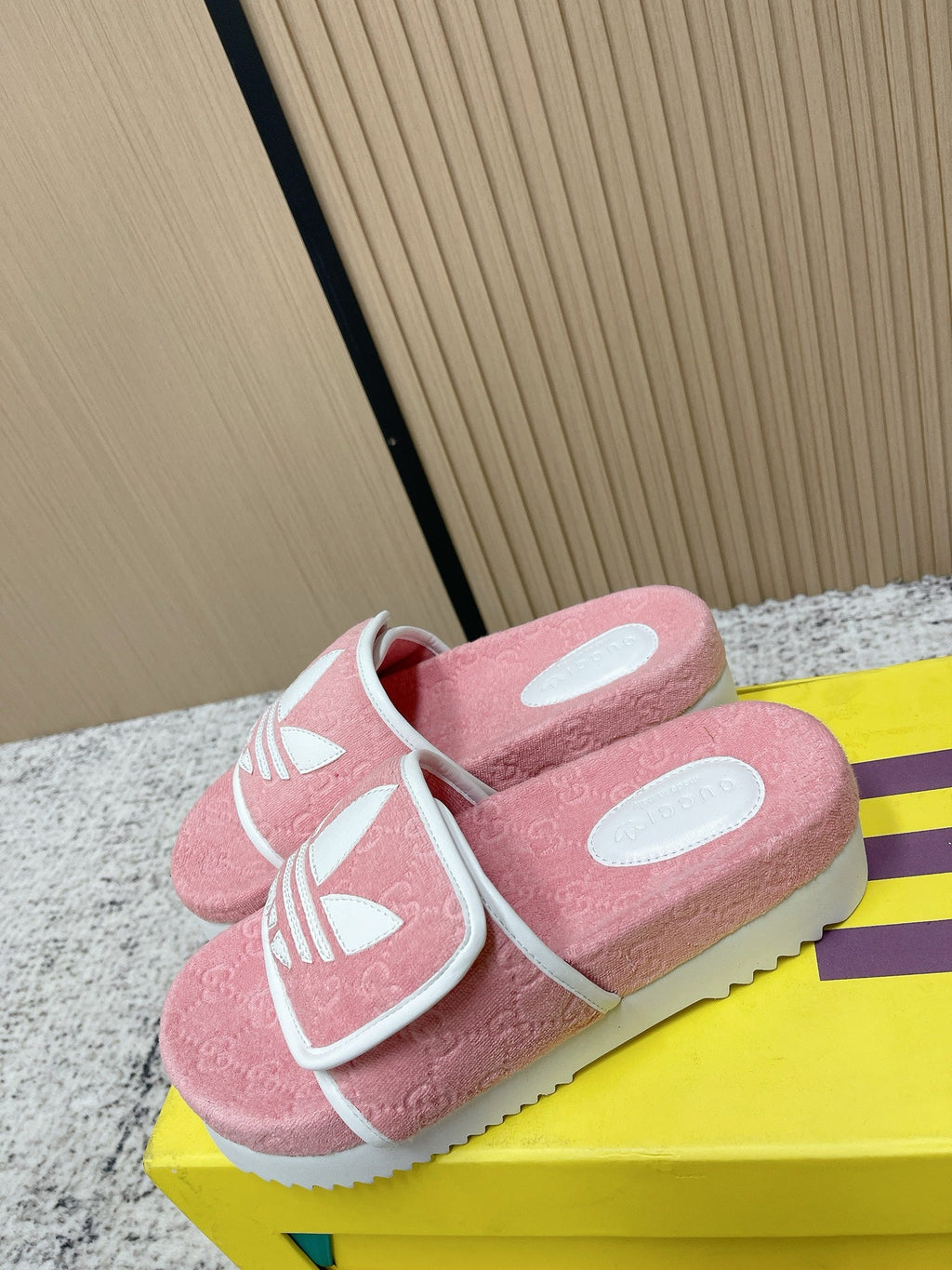 GUCCI 26S PLATFORM SLIDE SANDALS IN LIGHT PINK FABRIC