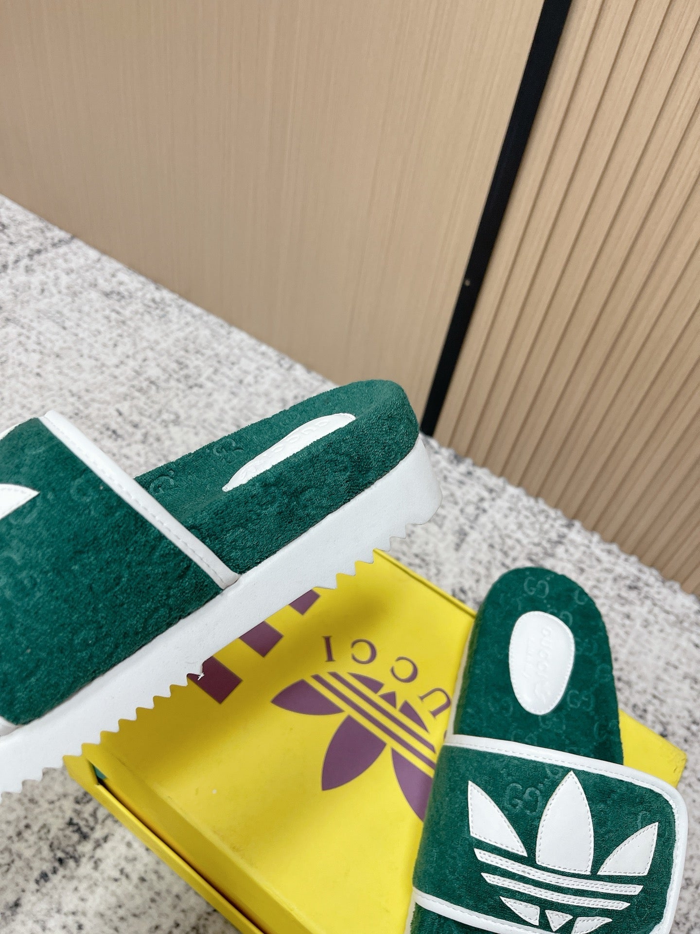 GUCCI 26S PLATFORM SLIDE SANDALS IN GREEN FABRIC