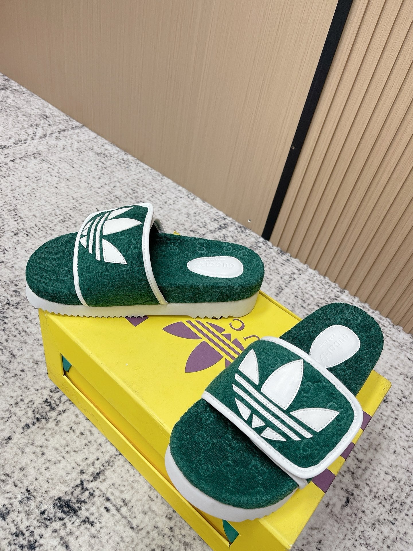 GUCCI 26S PLATFORM SLIDE SANDALS IN GREEN FABRIC
