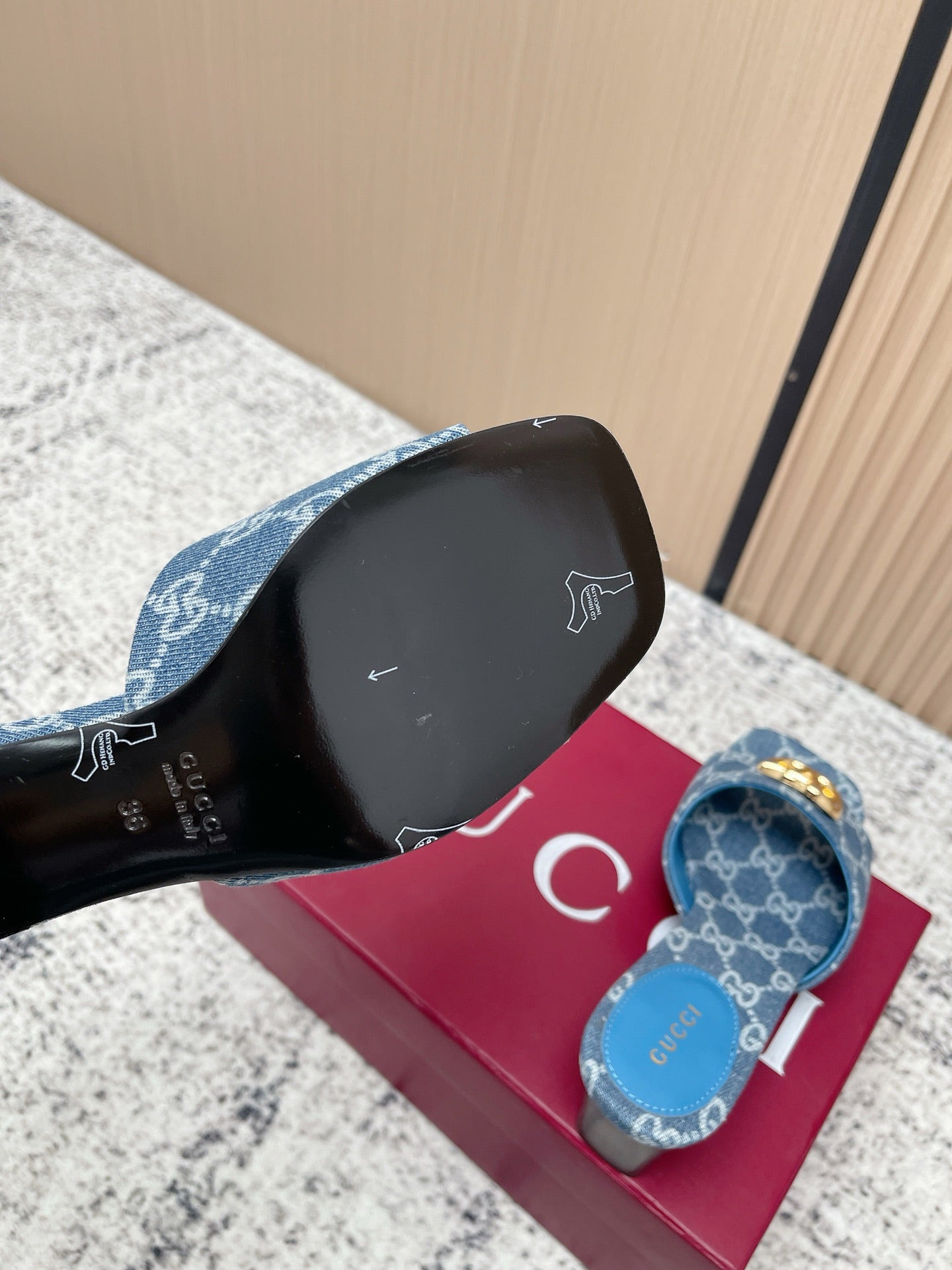 GUCCI 26S HIGH HEELS IN BLUE DENIM WITH GOLD HARDWARE