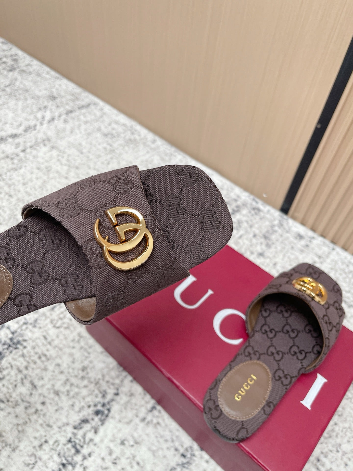 GUCCI 26S SLIDE SANDAL IN DARK BROWN CANVAS