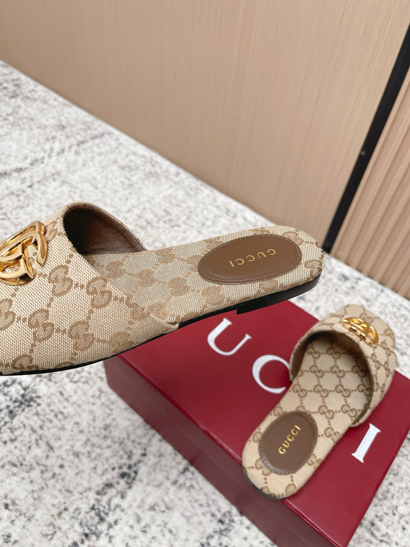 GUCCI 26S SLIDE SANDAL IN BEIGE CANVAS
