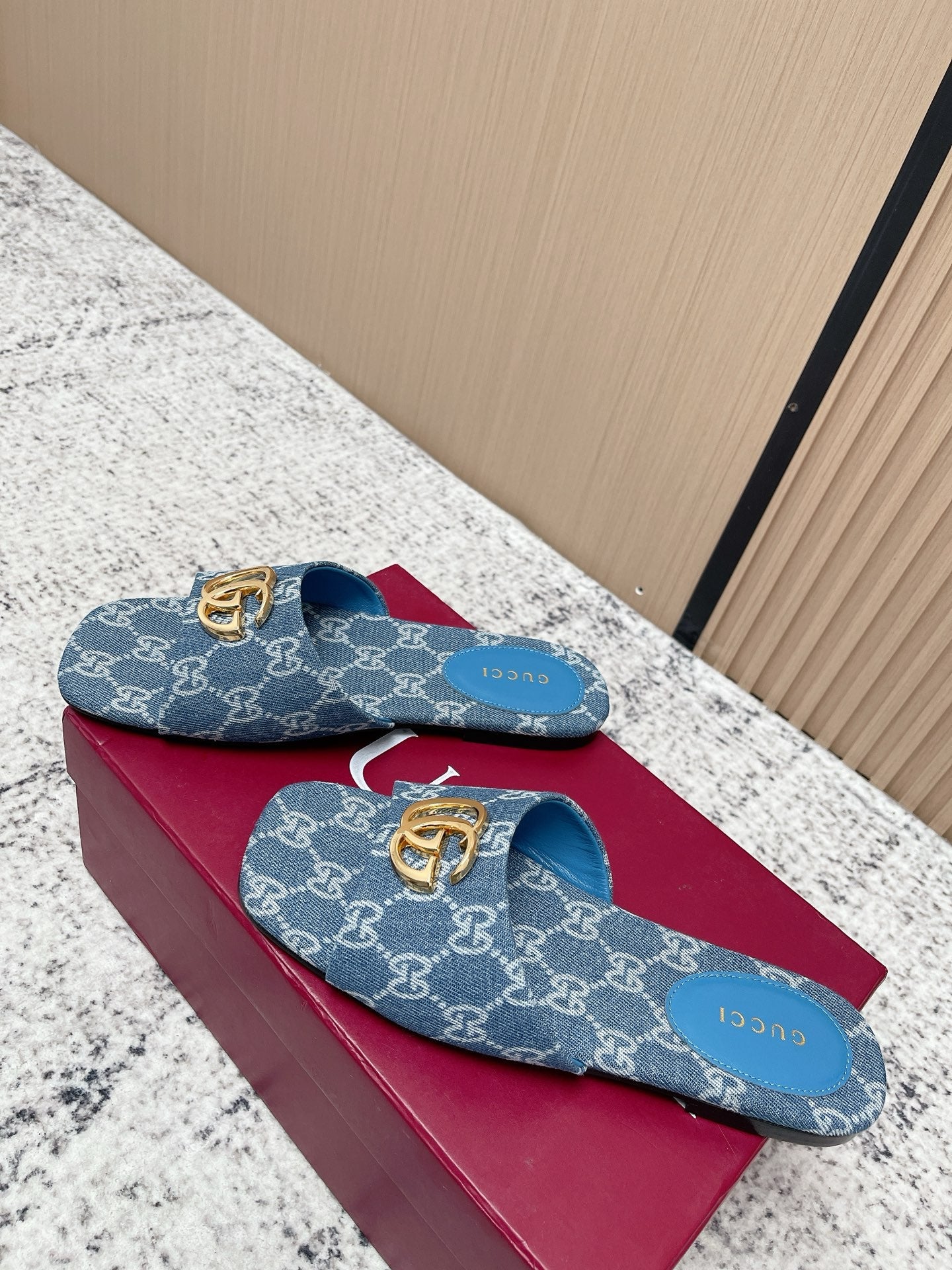 GUCCI 26S SLIDE SANDAL IN BLUE DENIM