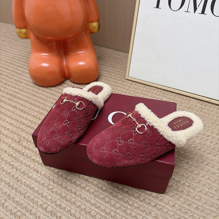 GUCCI 26S SHEARLING-LINED MULES IN DARK RED SUEDE
