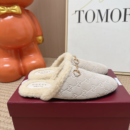 GUCCI 26S SHEARLING-LINED MULES IN OFF WHITE SUEDE