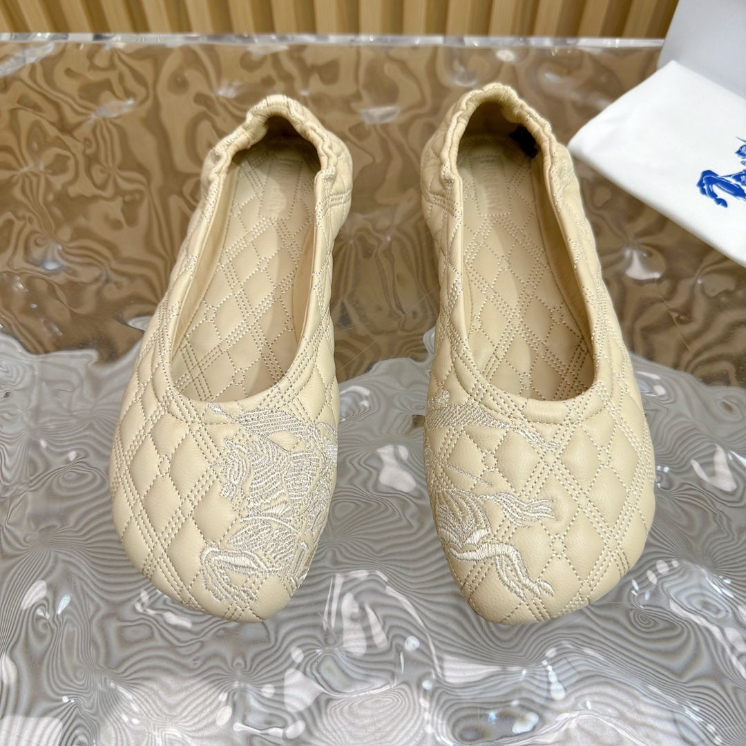 BURBERRY 26S QUILTED BALLET FLATS IN BEIGE LAMBSKIN