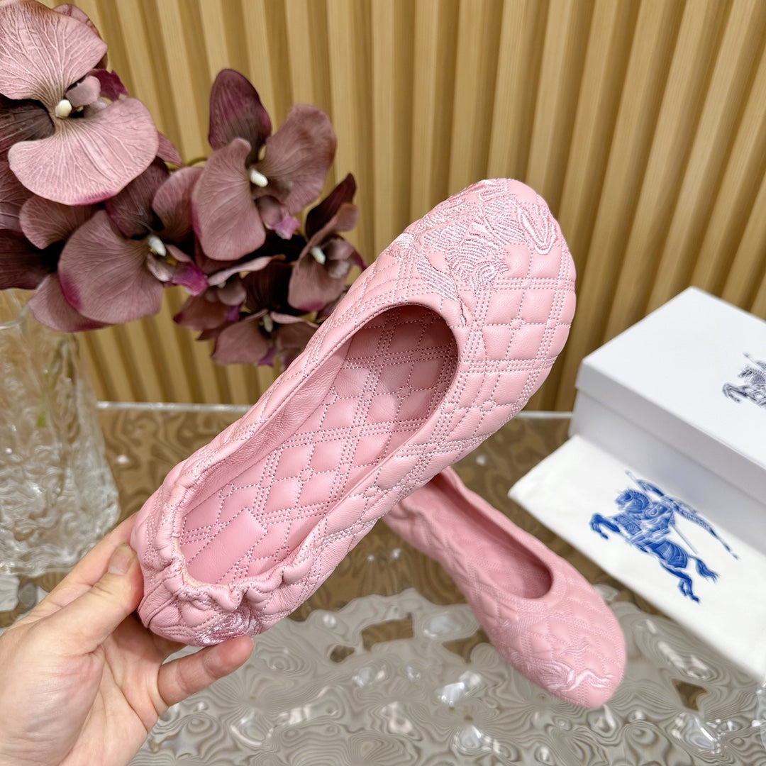BURBERRY 26S QUILTED BALLET FLATS IN PINK LAMBSKIN
