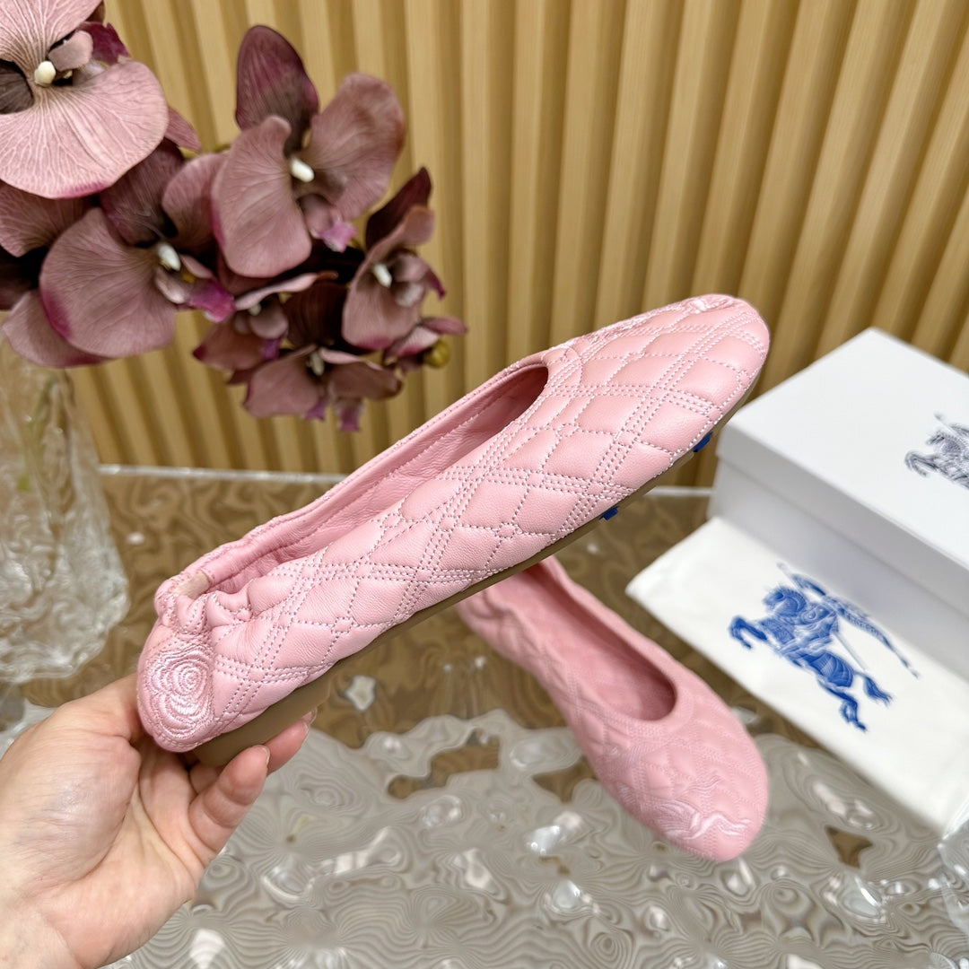BURBERRY 26S QUILTED BALLET FLATS IN PINK LAMBSKIN