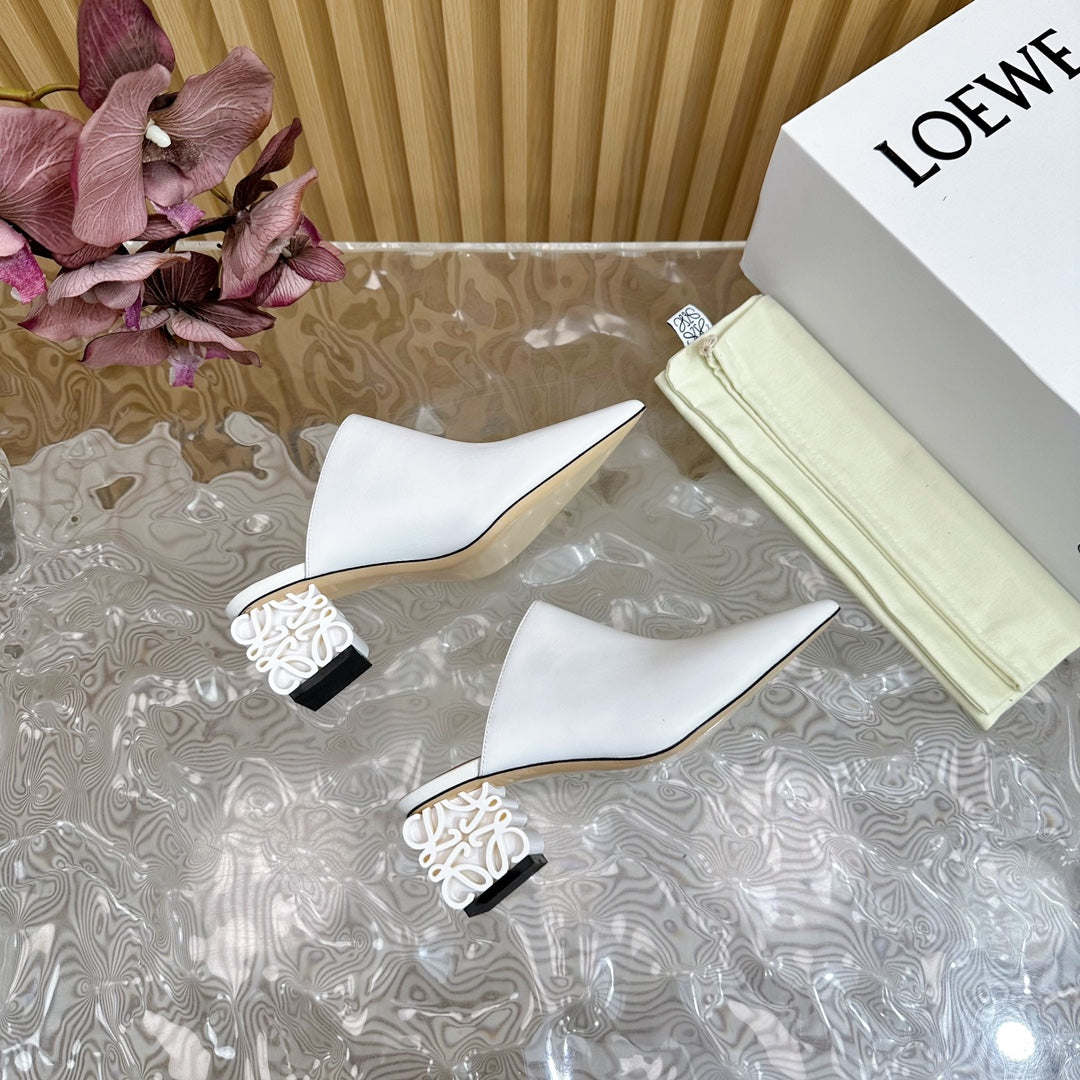 LOEWE 26S POINTED MULE PUMPS 45MM IN WHITE CALFSKIN WITH ANAGRAM HEEL