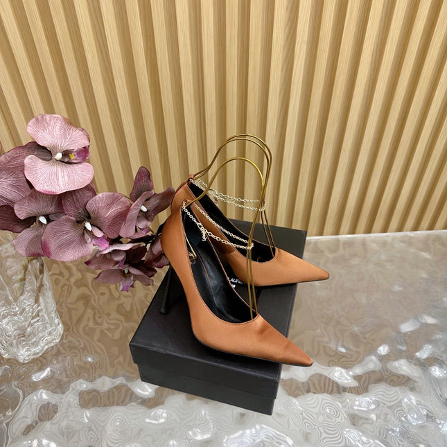 RÉGINE PUMPS IN RUSTIC ORANGE SATIN GOLD CHAIN