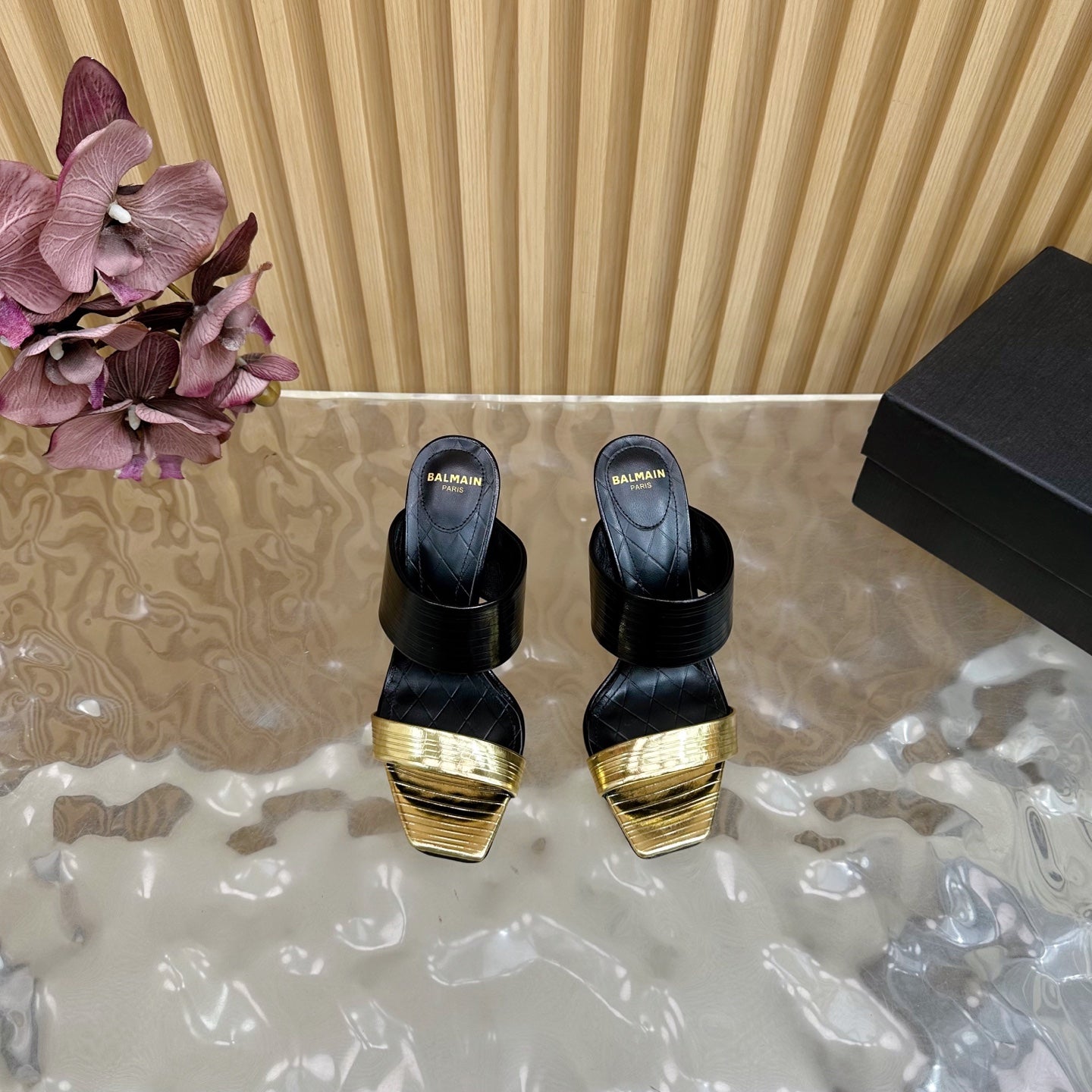 BALMAIN 25S MULES IN STRIPED LEATHER 95MM IN BLACK AND GOLD CALFSKIN