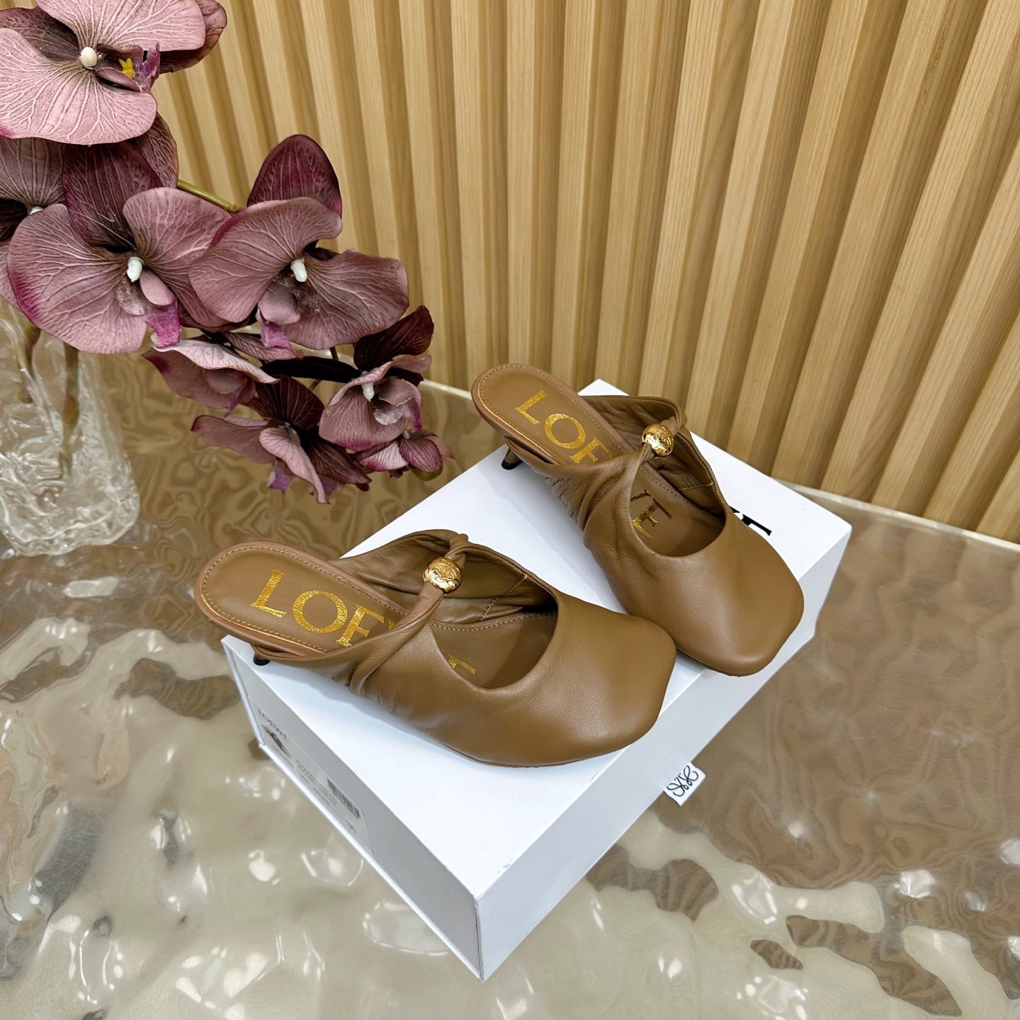 LOEWE 26S PEBBLE SOFT MULE IN BROWN LAMBSKIN GOLD HARDWARE