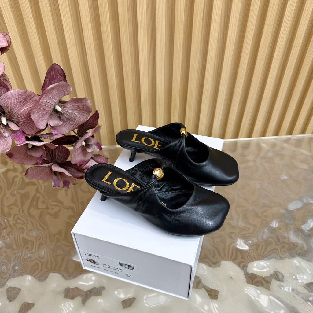 LOEWE 26S PEBBLE SOFT MULE IN BLACK LAMBSKIN GOLD HARDWARE