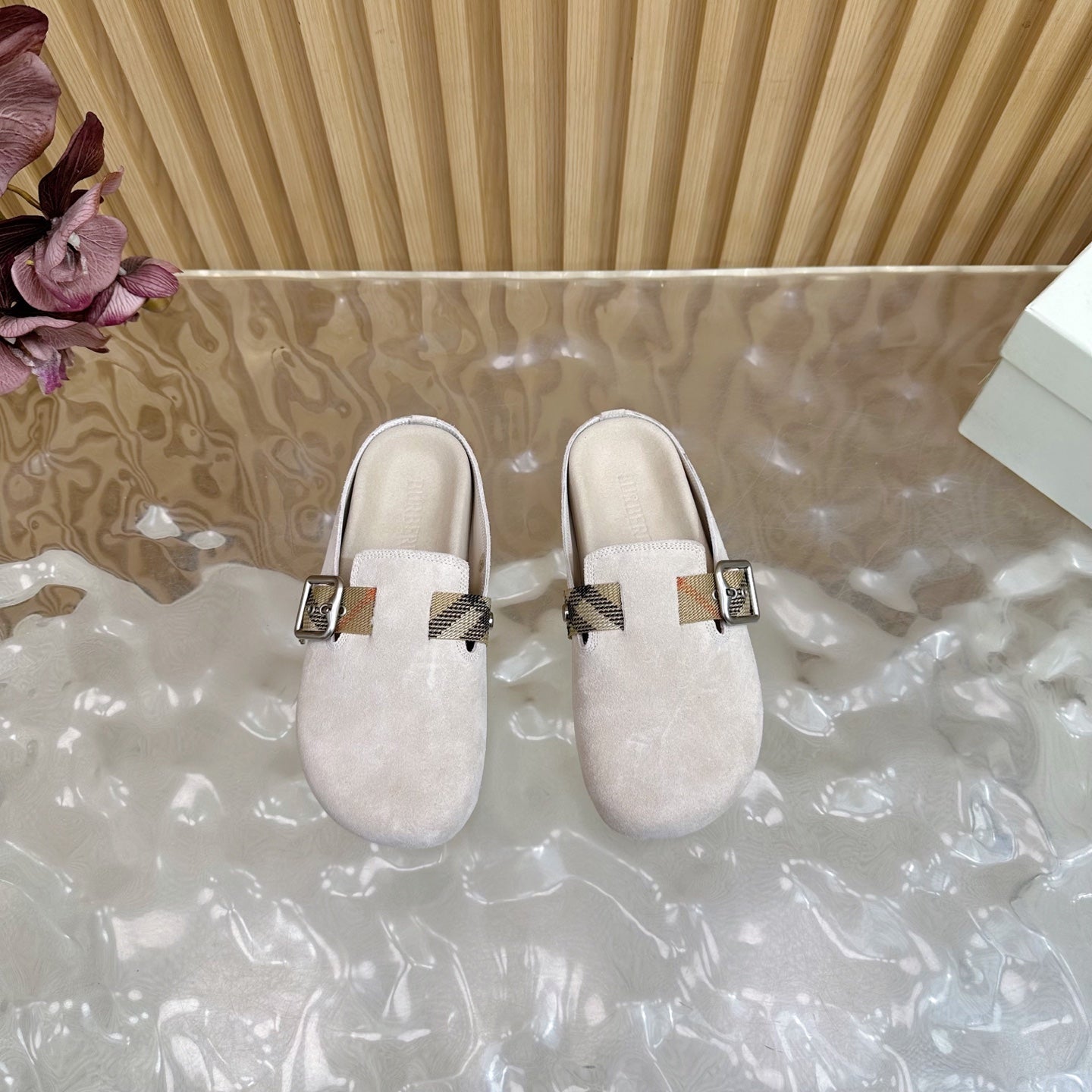 BURBERRY 26S BUCKLE MULES IN LIGHT BEIGE SUEDE