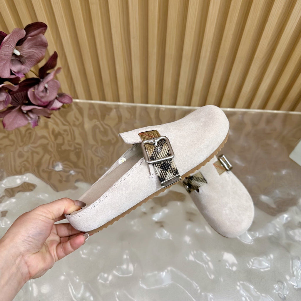 BURBERRY 26S BUCKLE MULES IN LIGHT BEIGE SUEDE