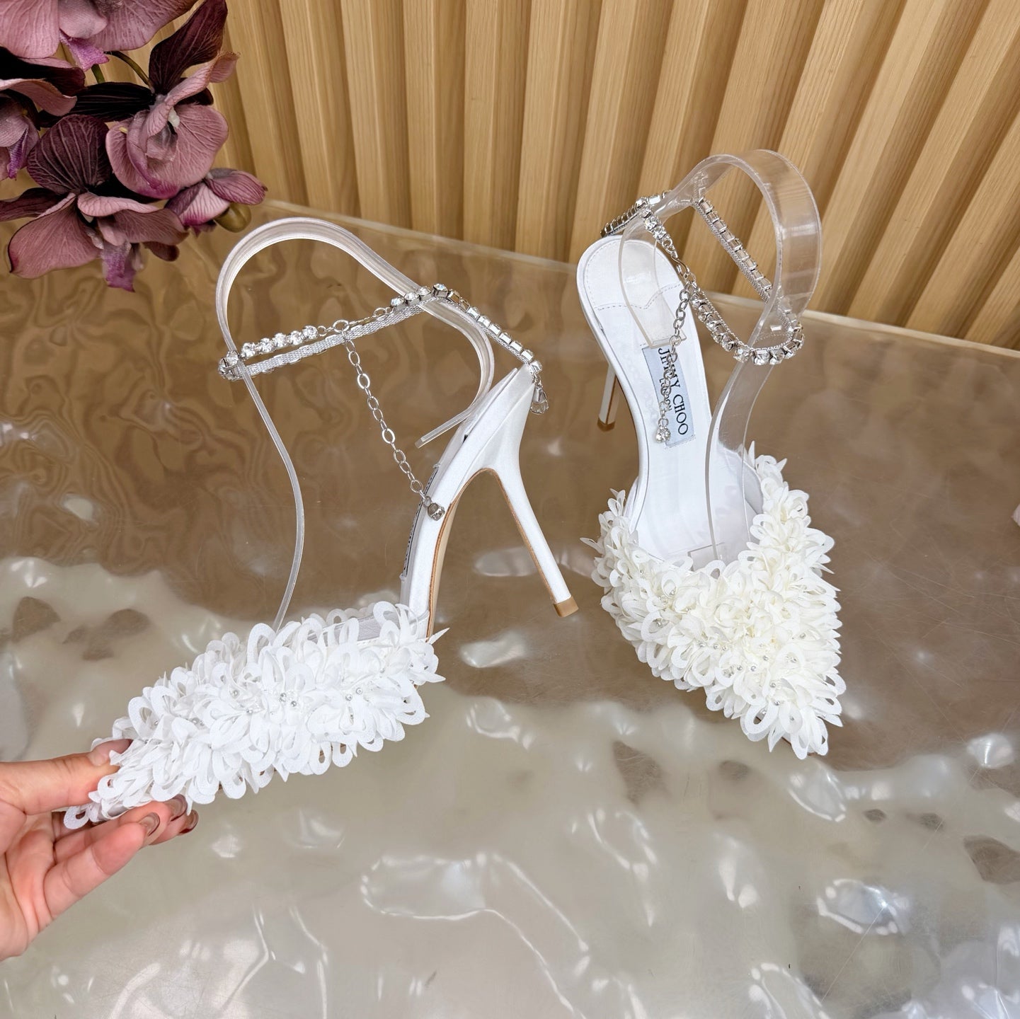 JIMMY CHOO 26S HIGH HEELS 100 MM IN WHITE FABRIC AND LAMBSKIN CRYSTAL STRAPS