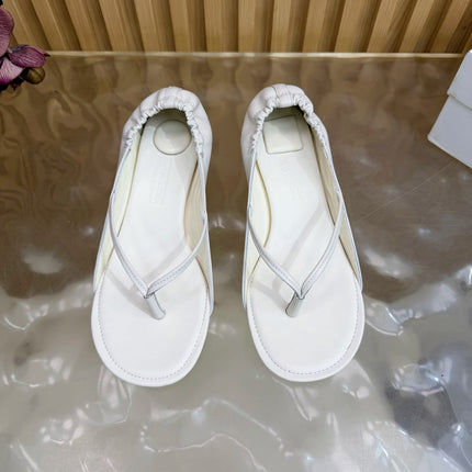 JACQUEMUS 26S THONG HEEL SANDALS 45 MM IN WHITE CALFSKIN