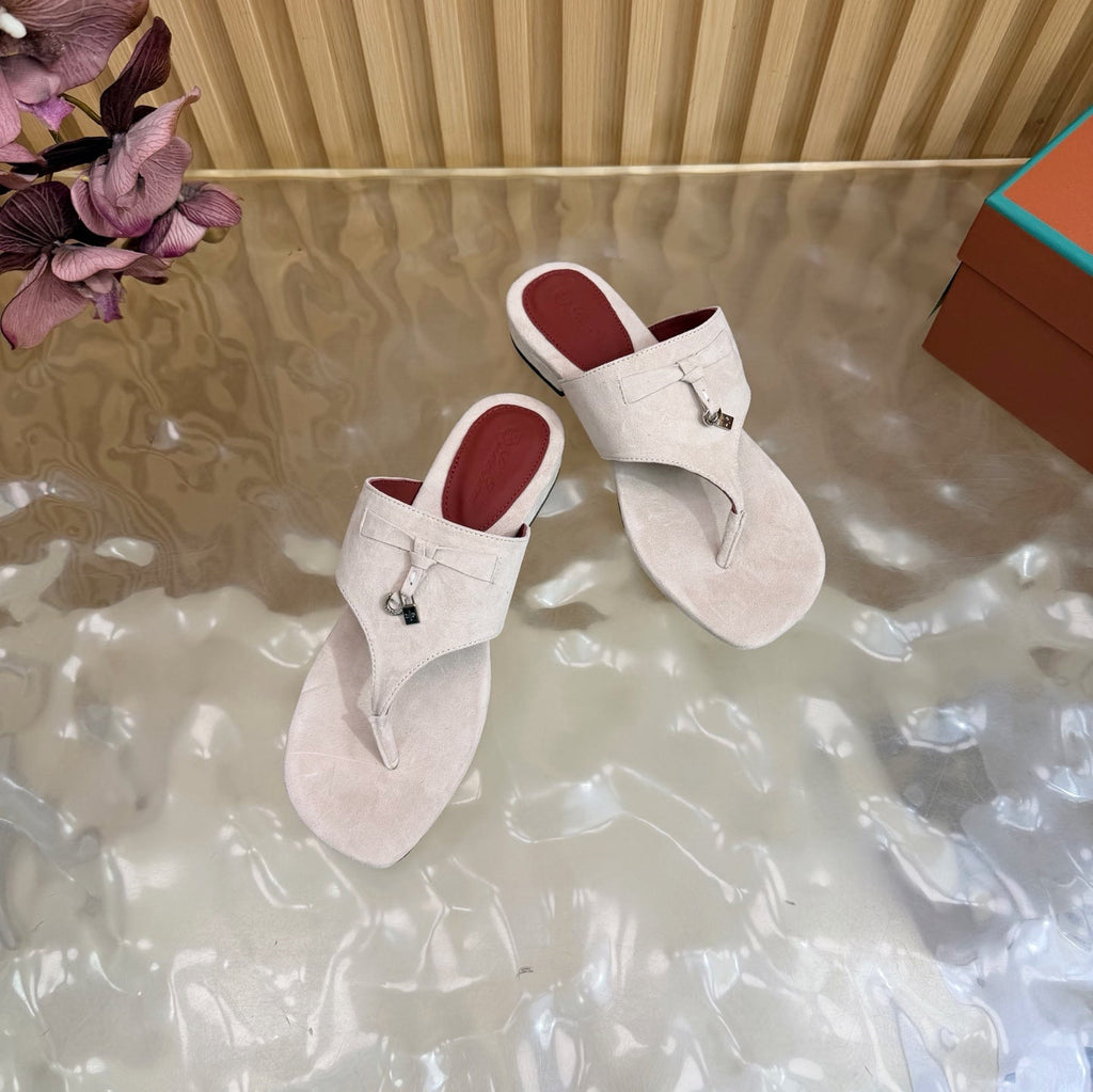 LP 26S THONG SANDALS IN CREAM WHITE SUEDE SILVER HARDWARE