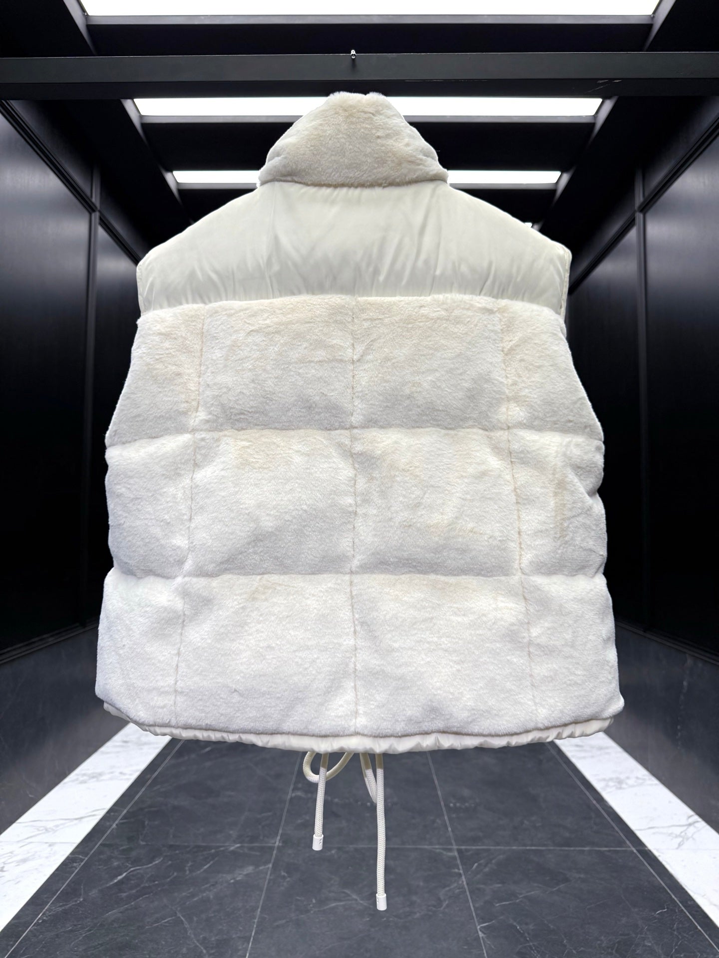 MONCLER 25S DOWN PUFFER VEST IN WHITE 013