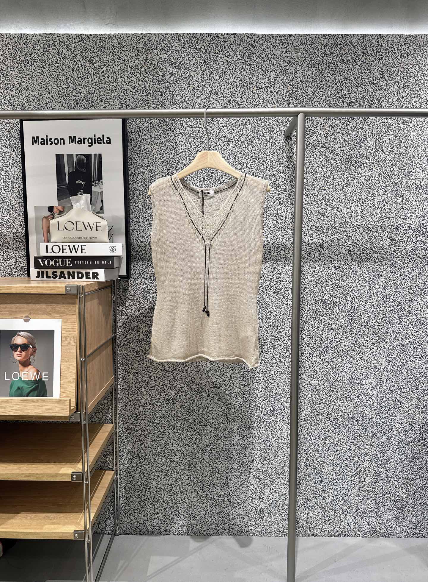 CELINE 26S SLEEVELESS KNIT TOP 462