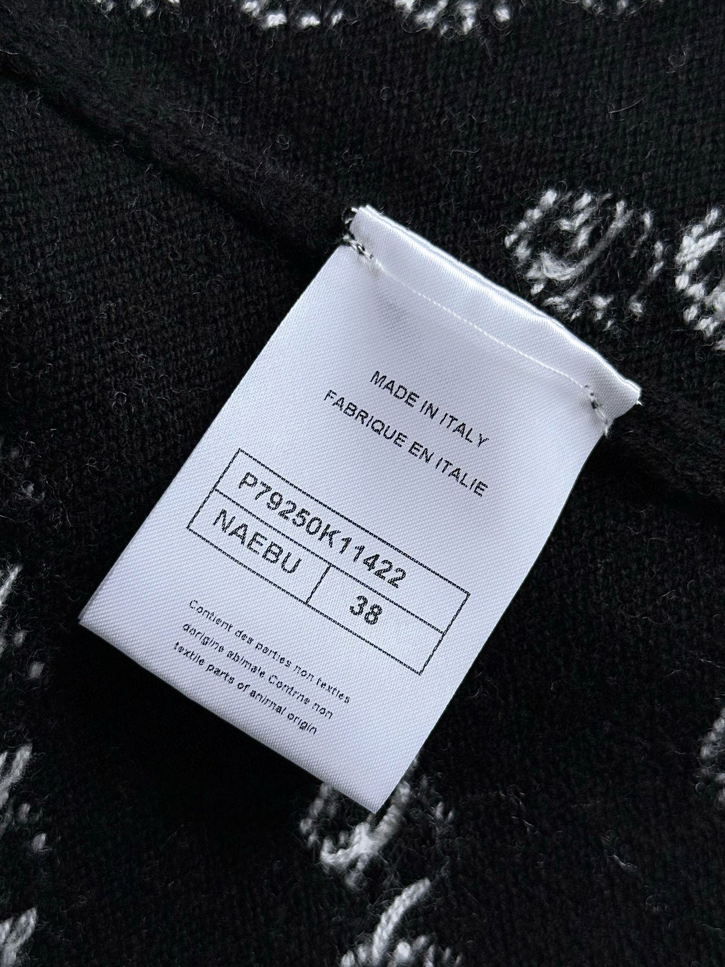 Chanel 25P Cardigan Black Mix White Cashmere 237301