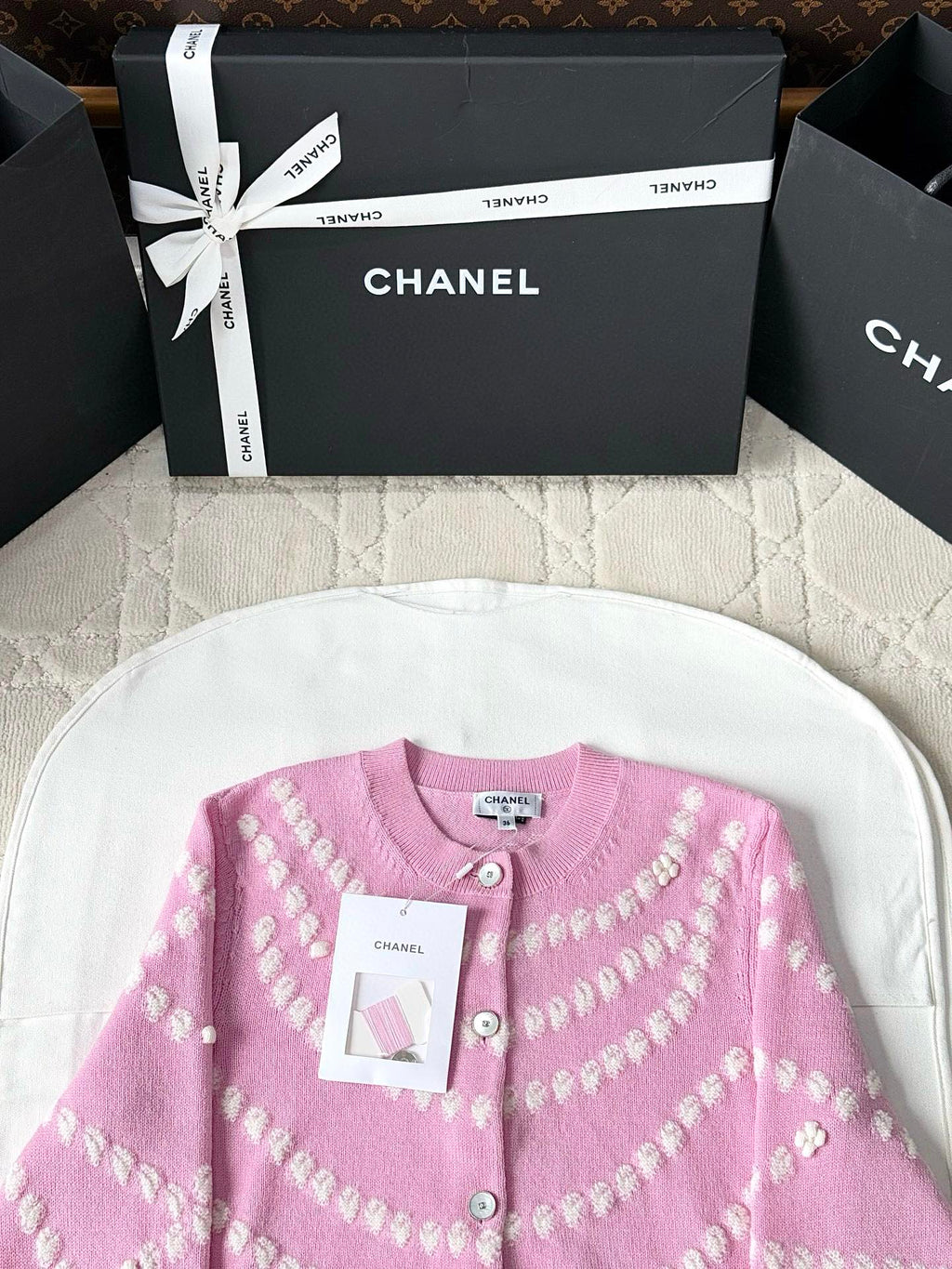 Chanel 25P Cardigan Pink Mix White Cashmere 237302