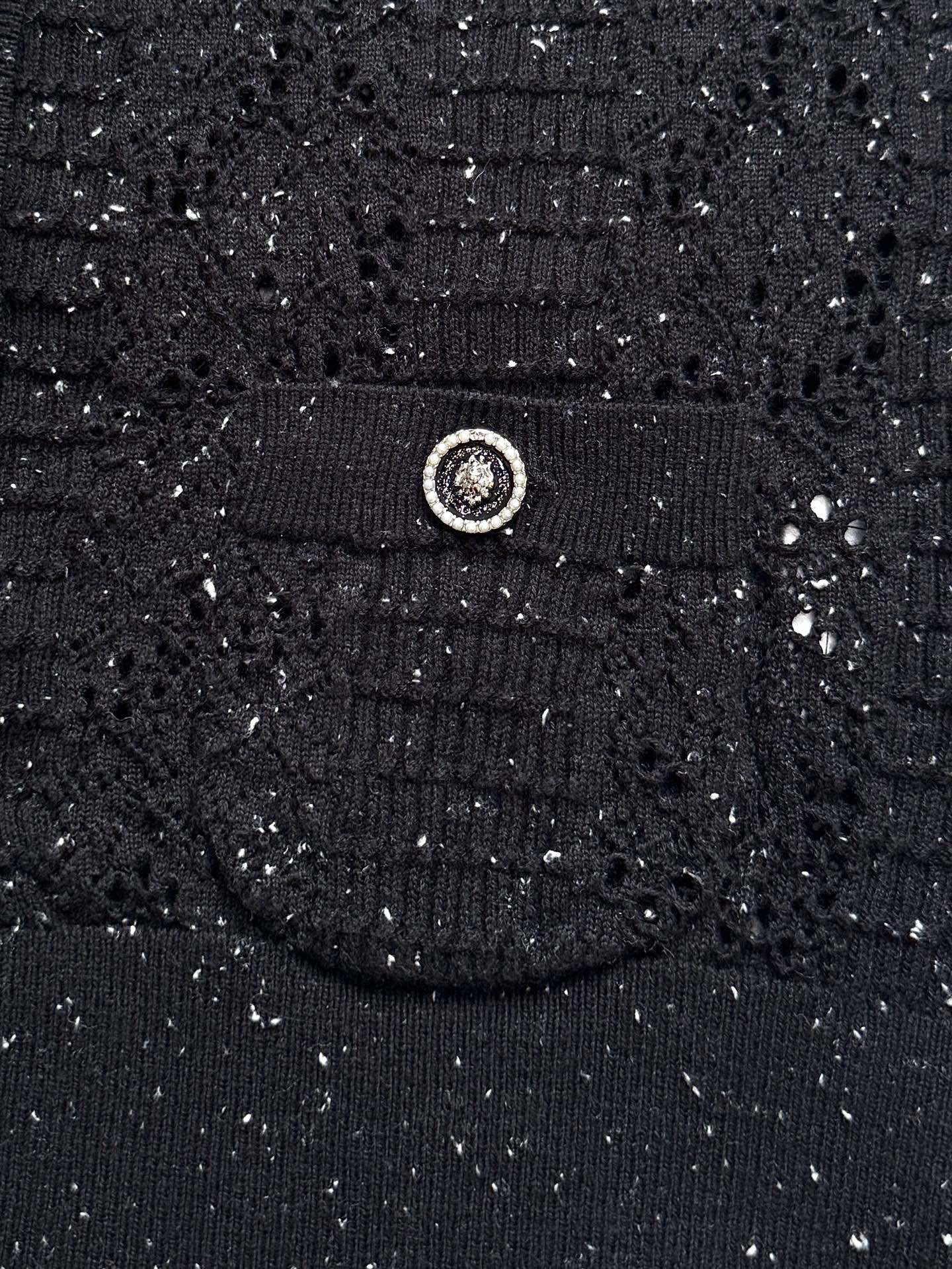 CHANEL SWEATER STYLE 82