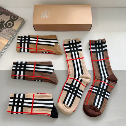 BURBERRY 26S CREW SOCKS 408690 (1 BOX)