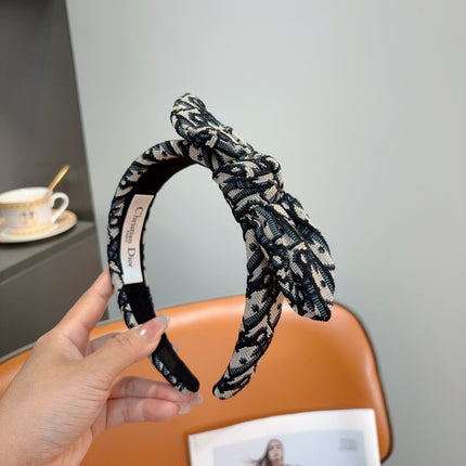 DIOR 26S HEADBAND IN BLACK AND WHITE FABRIC 494576