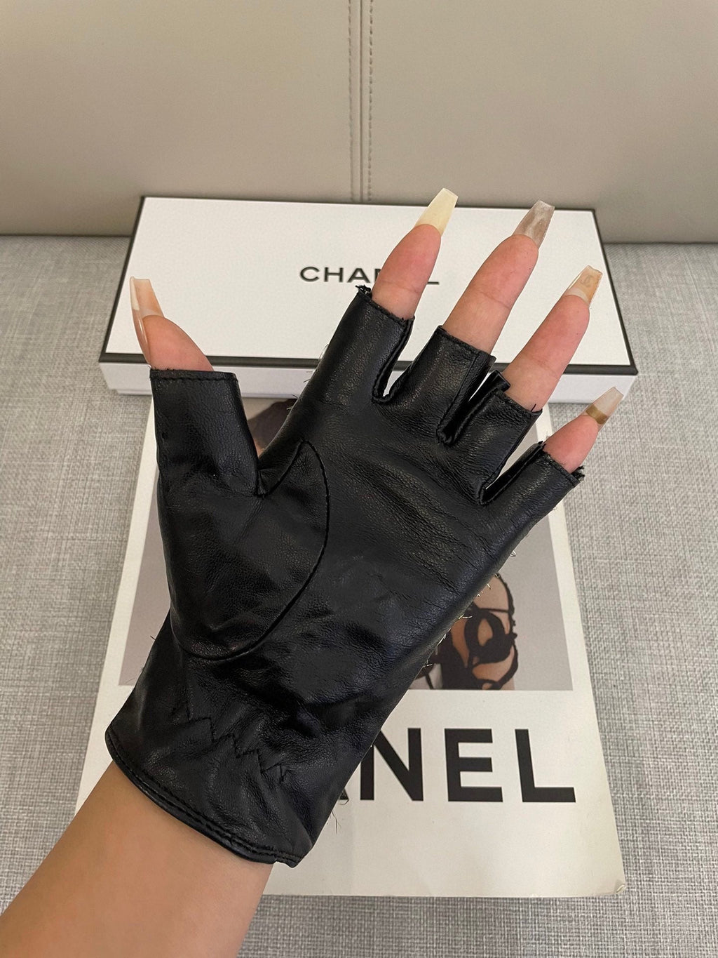 FINGERLESS GLOVES IN BLACK MIX WHITE WOOL TWEED 463847