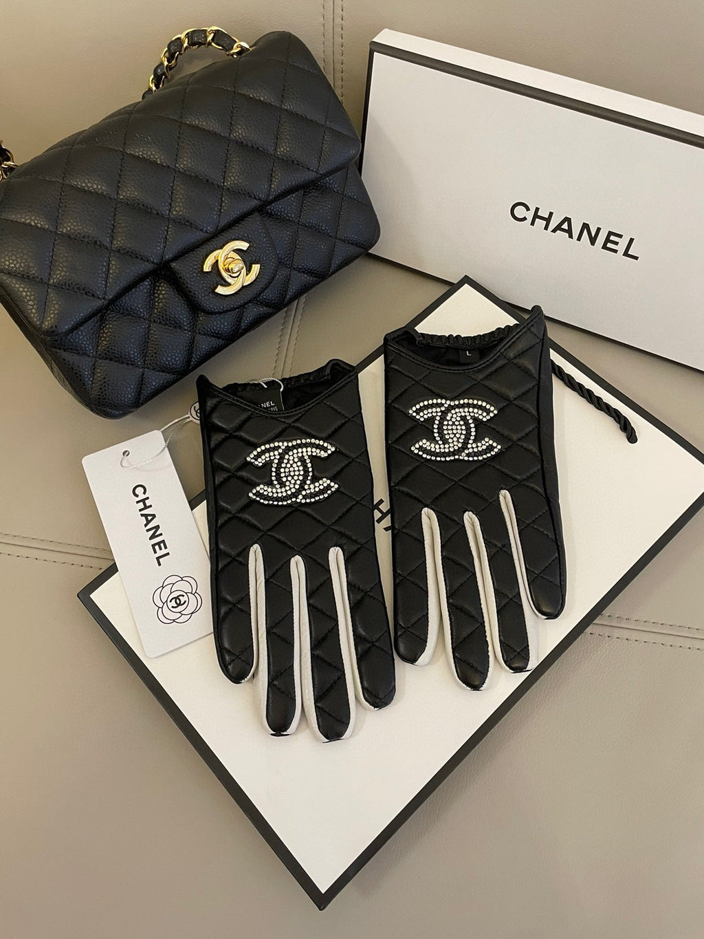 CC GLOVES IN BLACK MIX WHITE SHEEPSKIN 463850