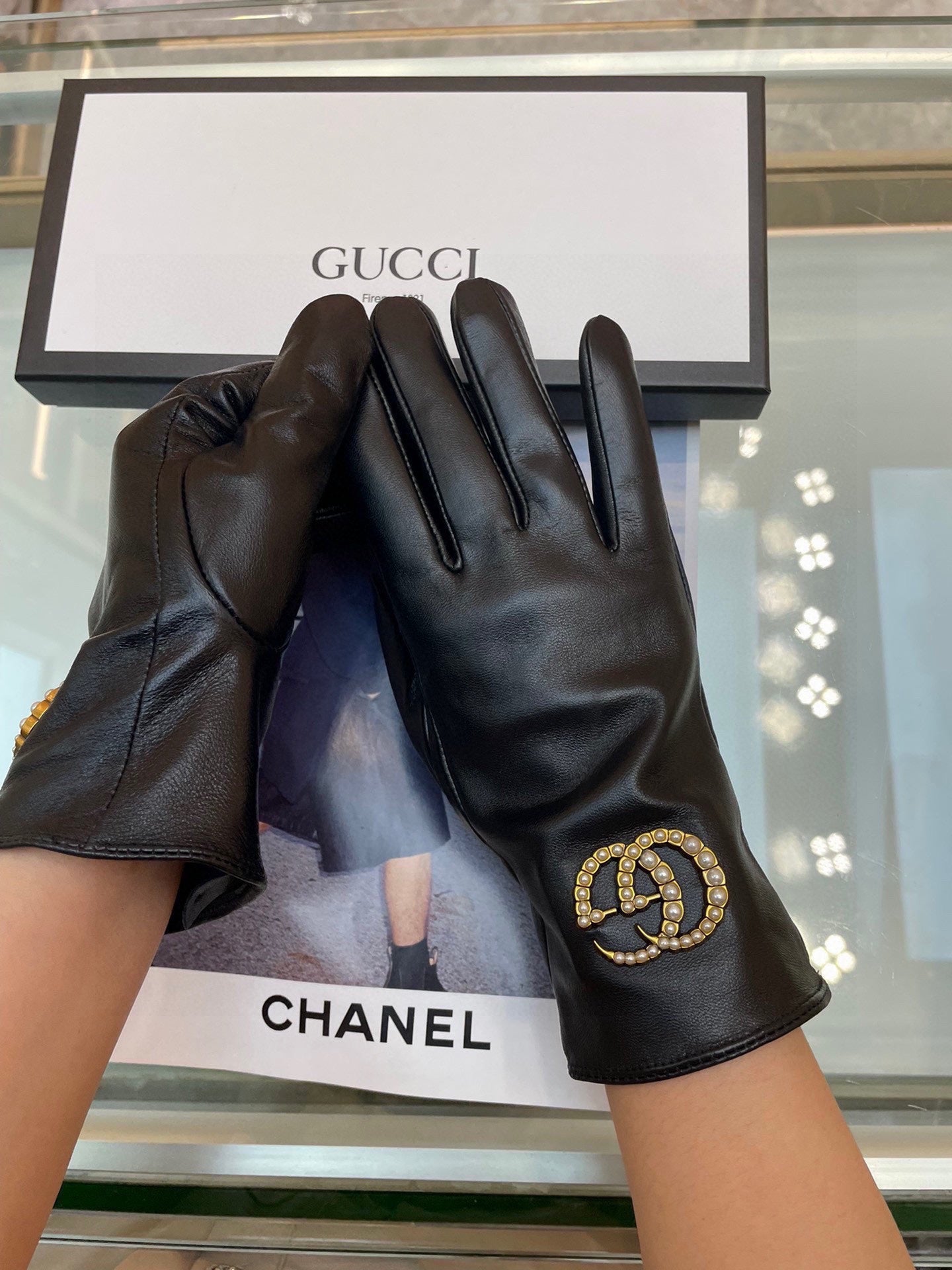 GLOVES IN BLACK LAMBSKIN AND FLEECE LINING 465050