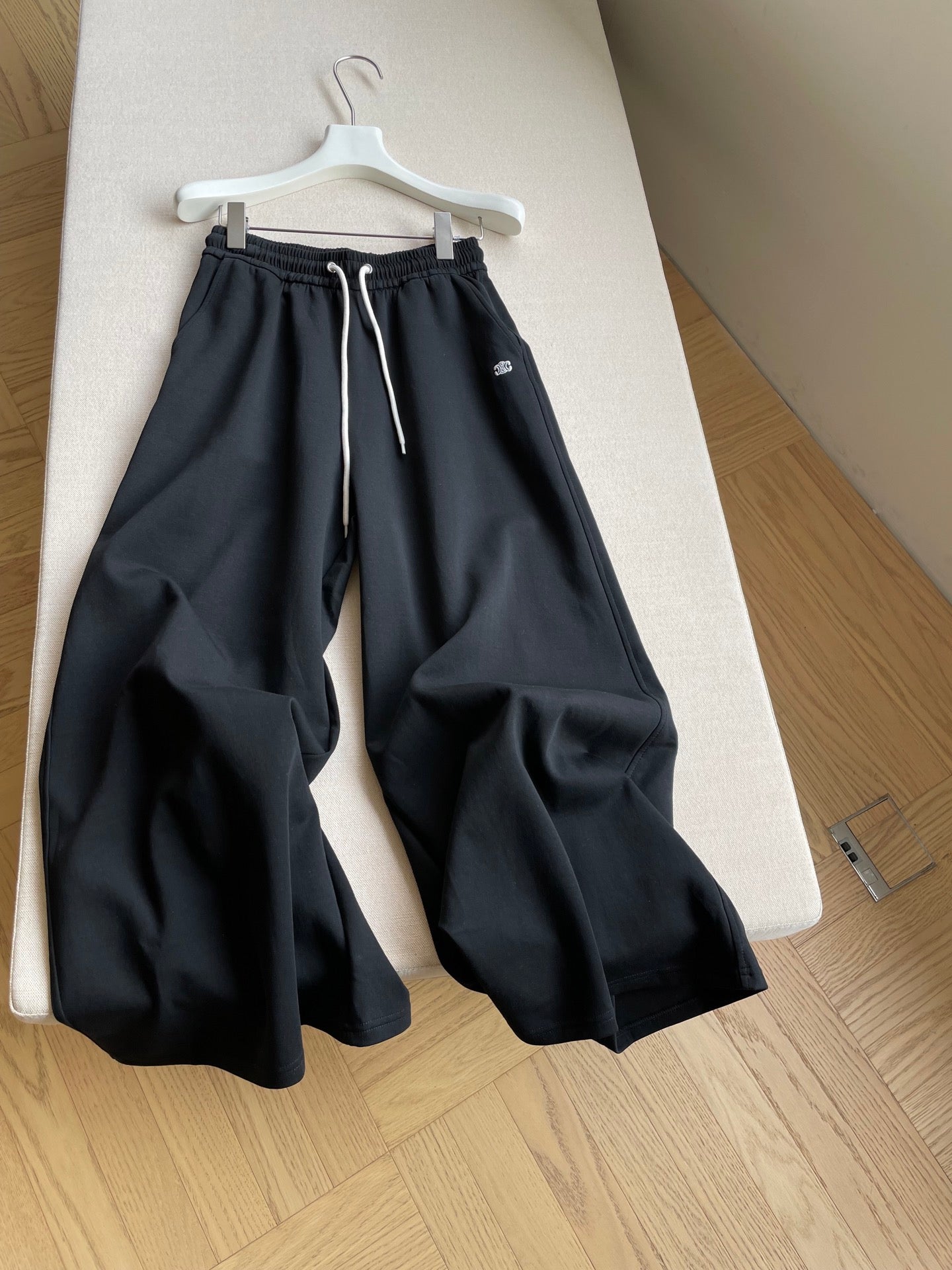 CELINE 26S HIGH-WAIST WIDE-LEG PANTS 437
