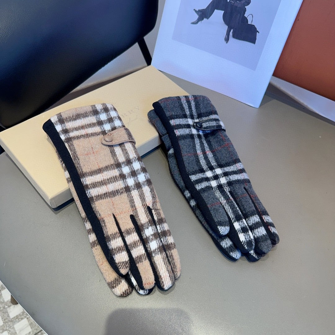 LINED GLOVES IN CAMEL BEIGE AND BLACK WOOL 453711