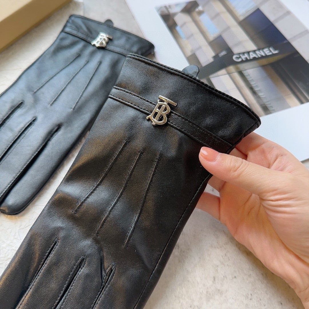 GLOVES IN BLACK LAMBSKIN 436000