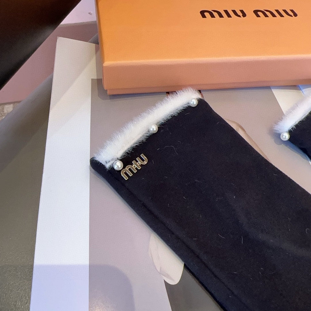 GLOVES IN BLACK WOOL MIX RABBIT FUR 458605