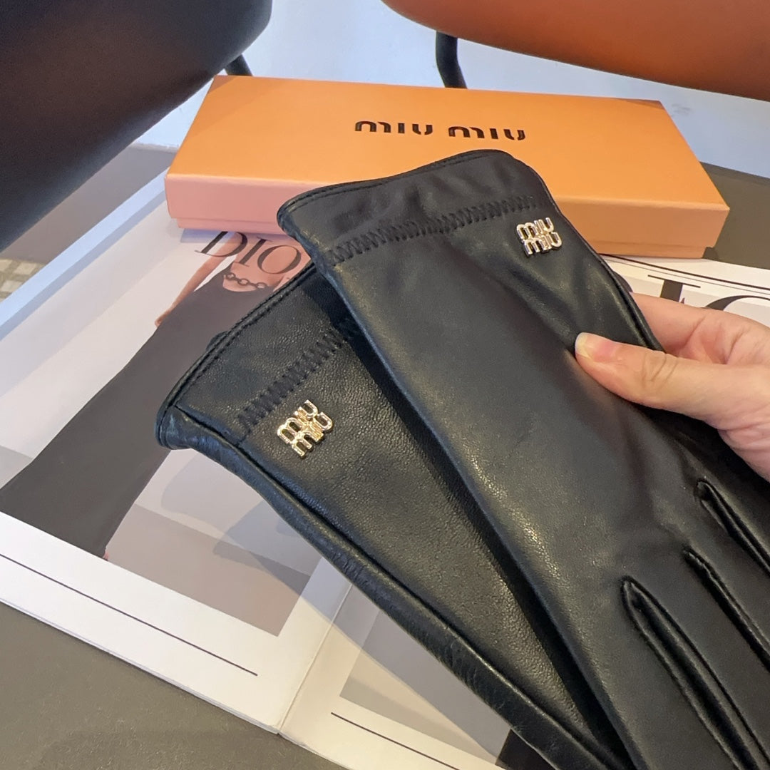 GLOVES IN BLACK LAMBSKIN 465833