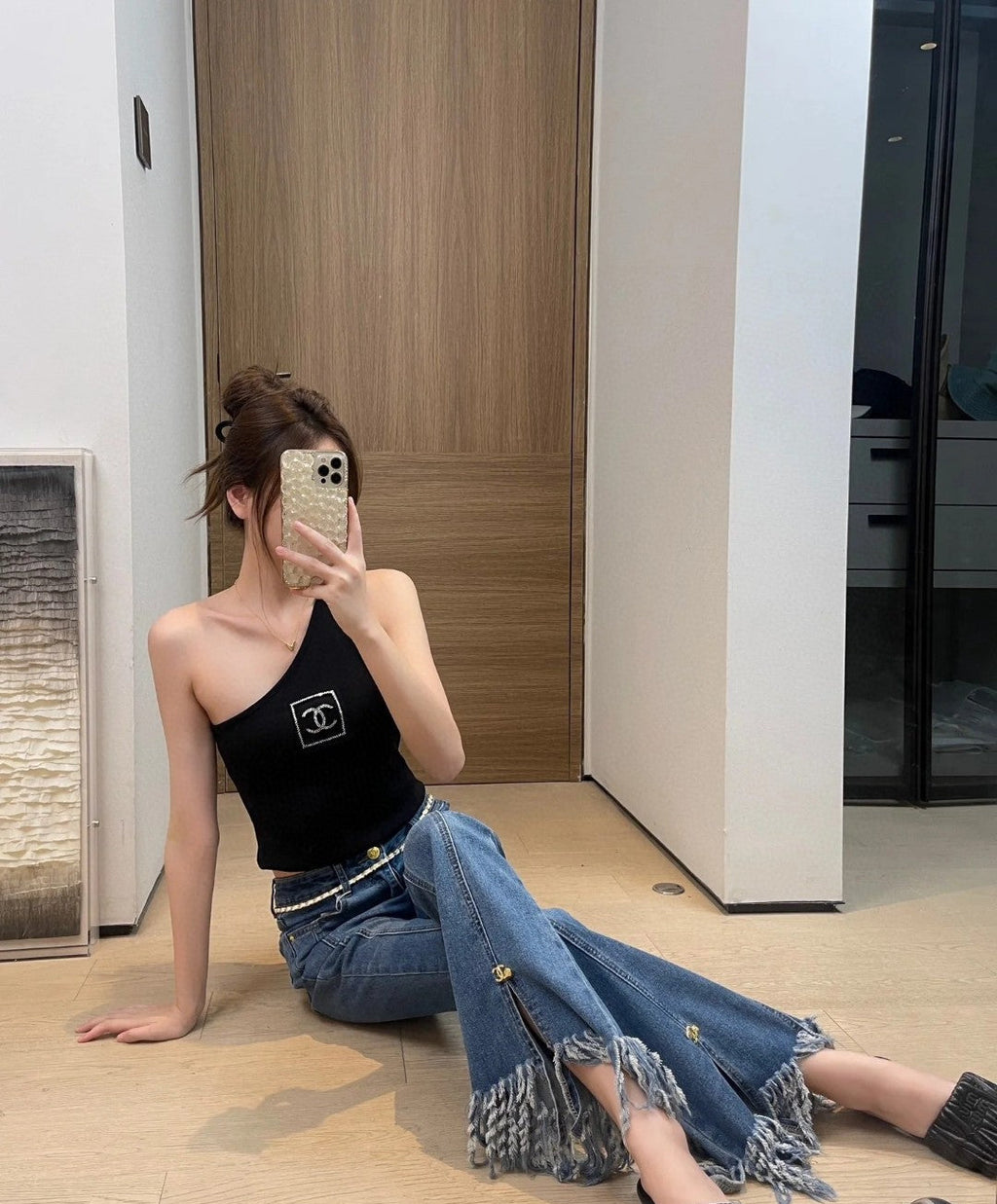 ONE SHOULDER TOP 624509 IN BLACK COTTON MULTICOLOR LOGO
