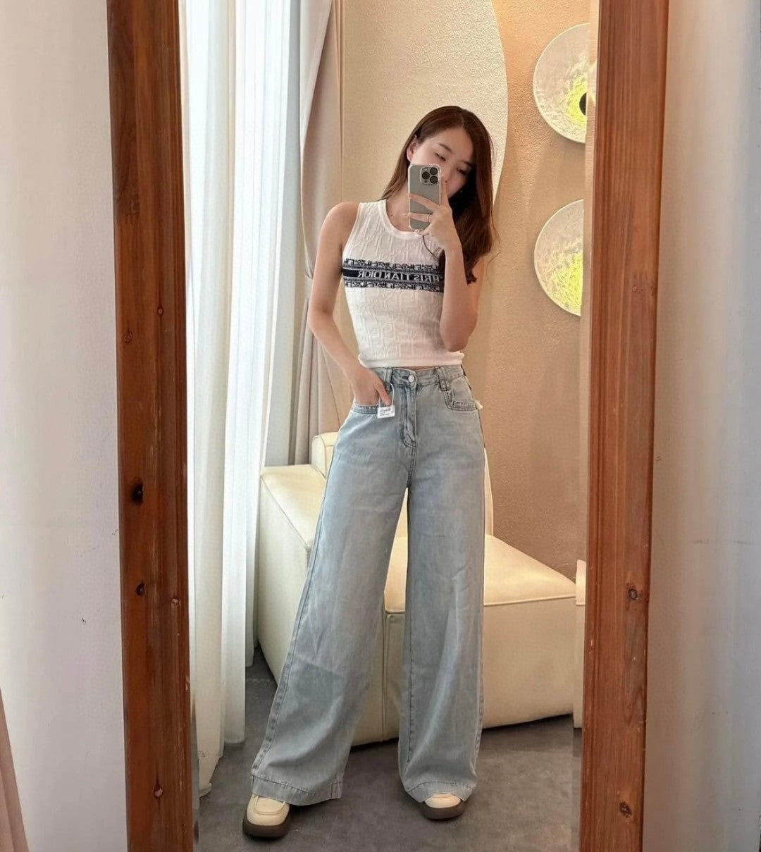 SLEEVELESS TOP 643222 IN WHITE COTTON BLACK LOGO