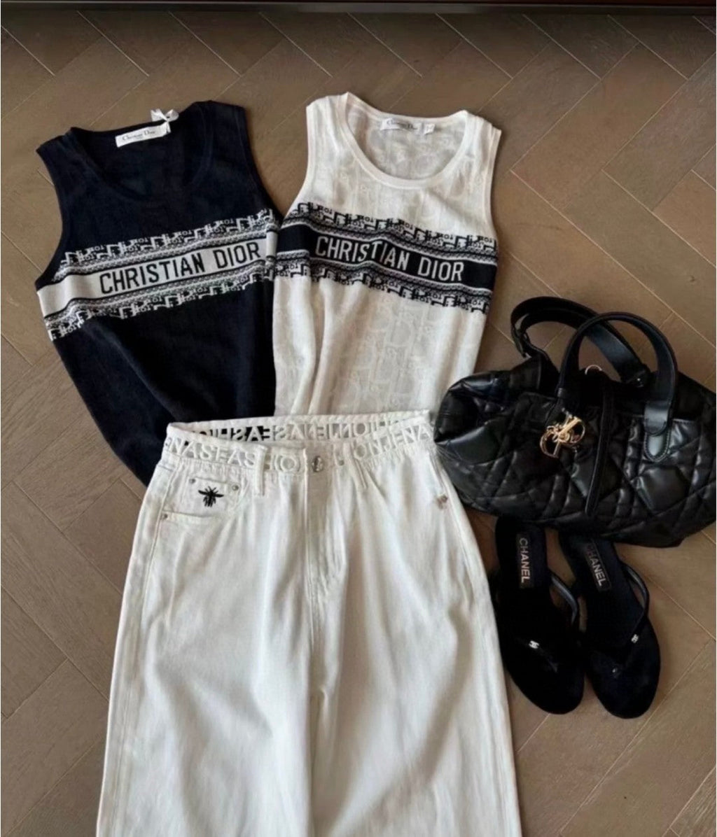 SLEEVELESS TOP 643222 IN WHITE COTTON BLACK LOGO