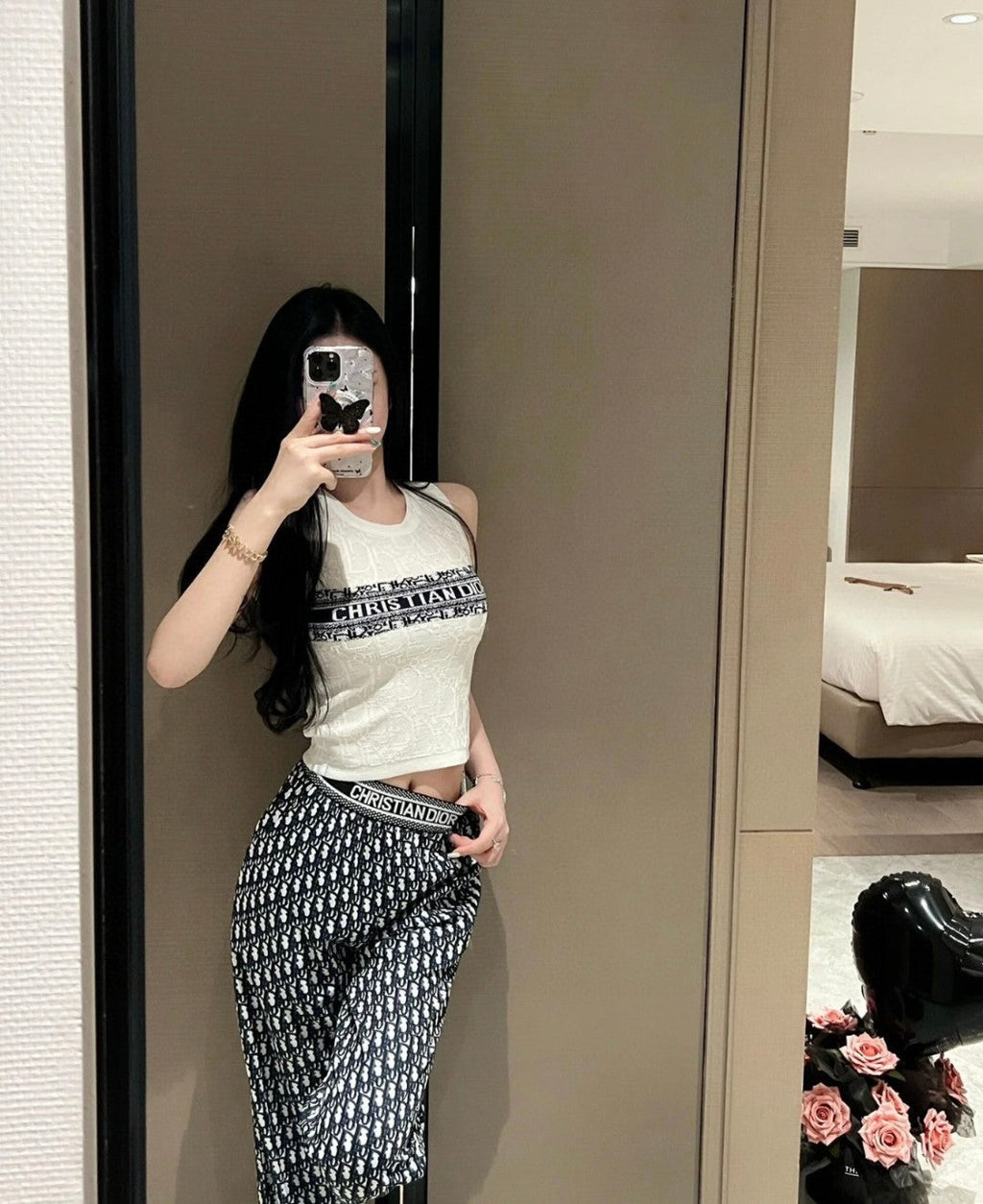 SLEEVELESS TOP 643222 IN WHITE COTTON BLACK LOGO